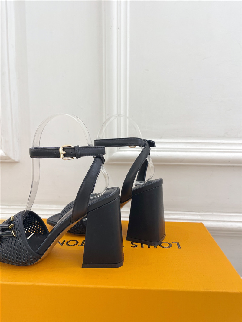 l0vis Vvtt0n shake sandal in black calfskin