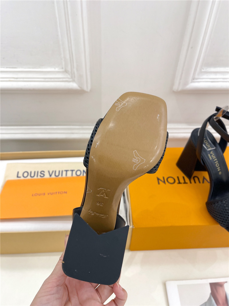 l0vis Vvtt0n shake sandal in black calfskin