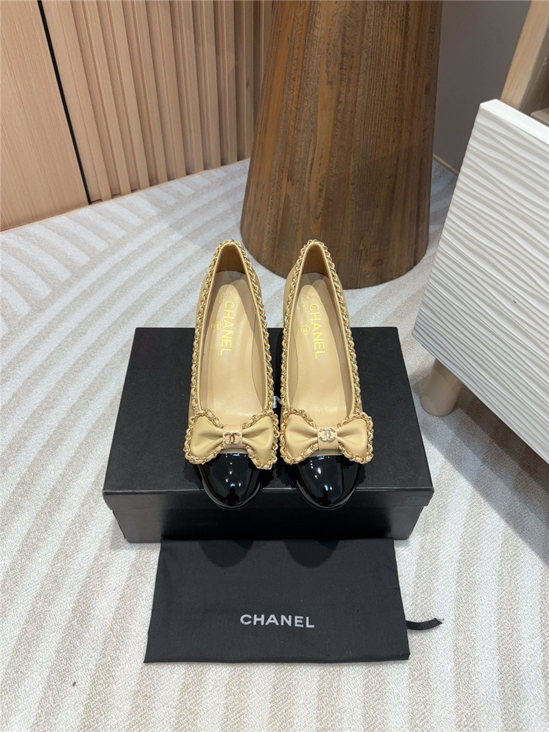Ch**el bow chain trim ballet pumps in beige and black leather