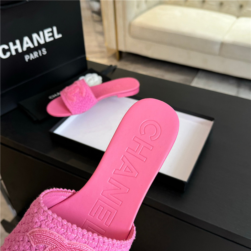Ch**el fuchsia crochet mule sandals