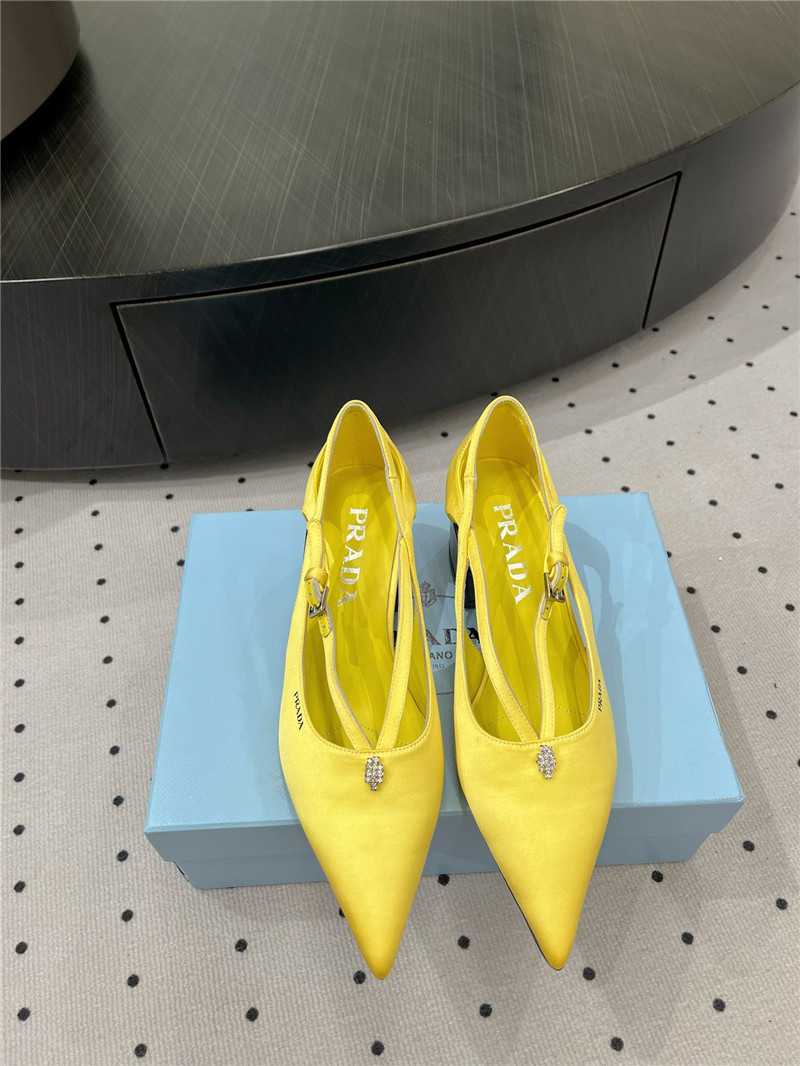 Pra*a yellow satin cut-out pumps in silk viscose