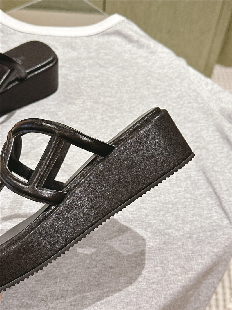 H**me5 gipsy sandal black goatskin