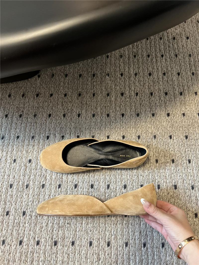 The R0w gemma ballet slipper tan suede