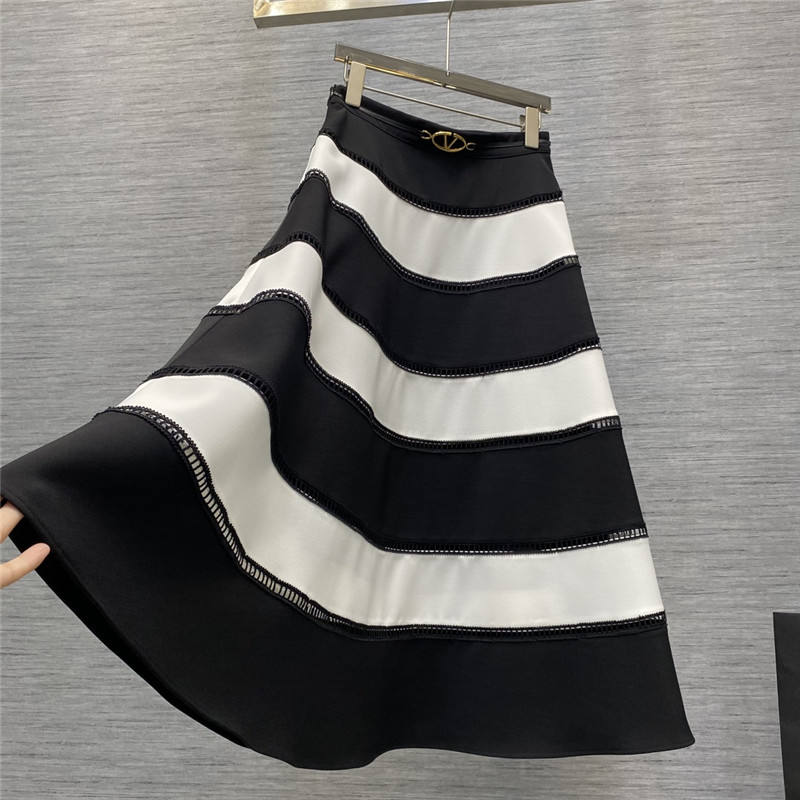 Va1e*ntin0 swing skirt replica clothing sites