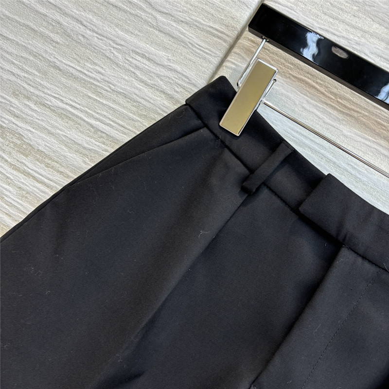 l0vis Vvtt0n lv metal button embellished shorts replicas clothes