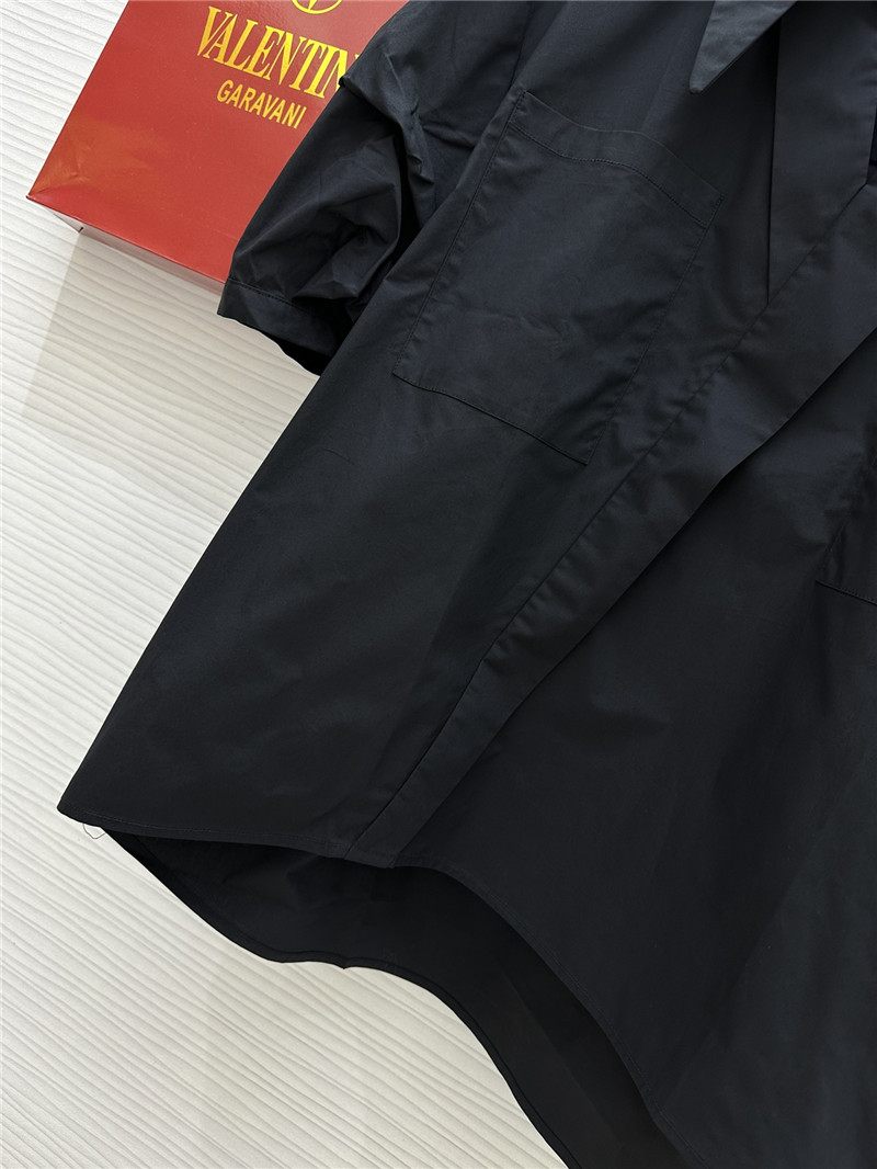 Va1e*ntin0 v-neck design oblique placket shirt replica d&g clothing