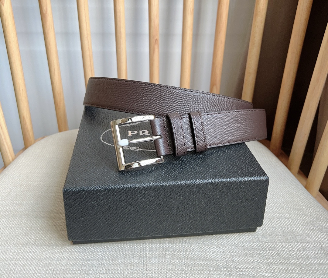 Pra*a triangle logo belt