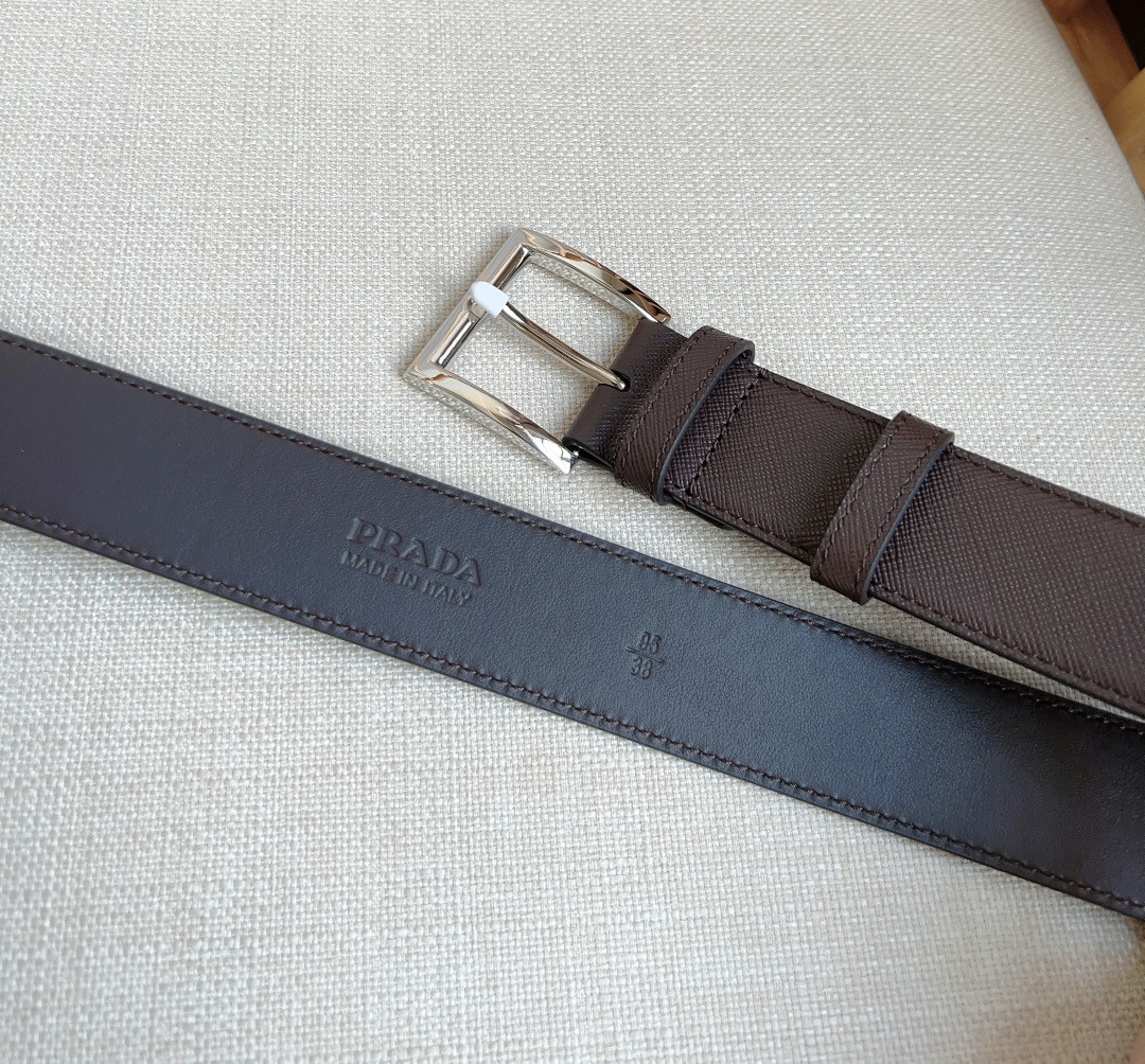 Pra*a triangle logo belt