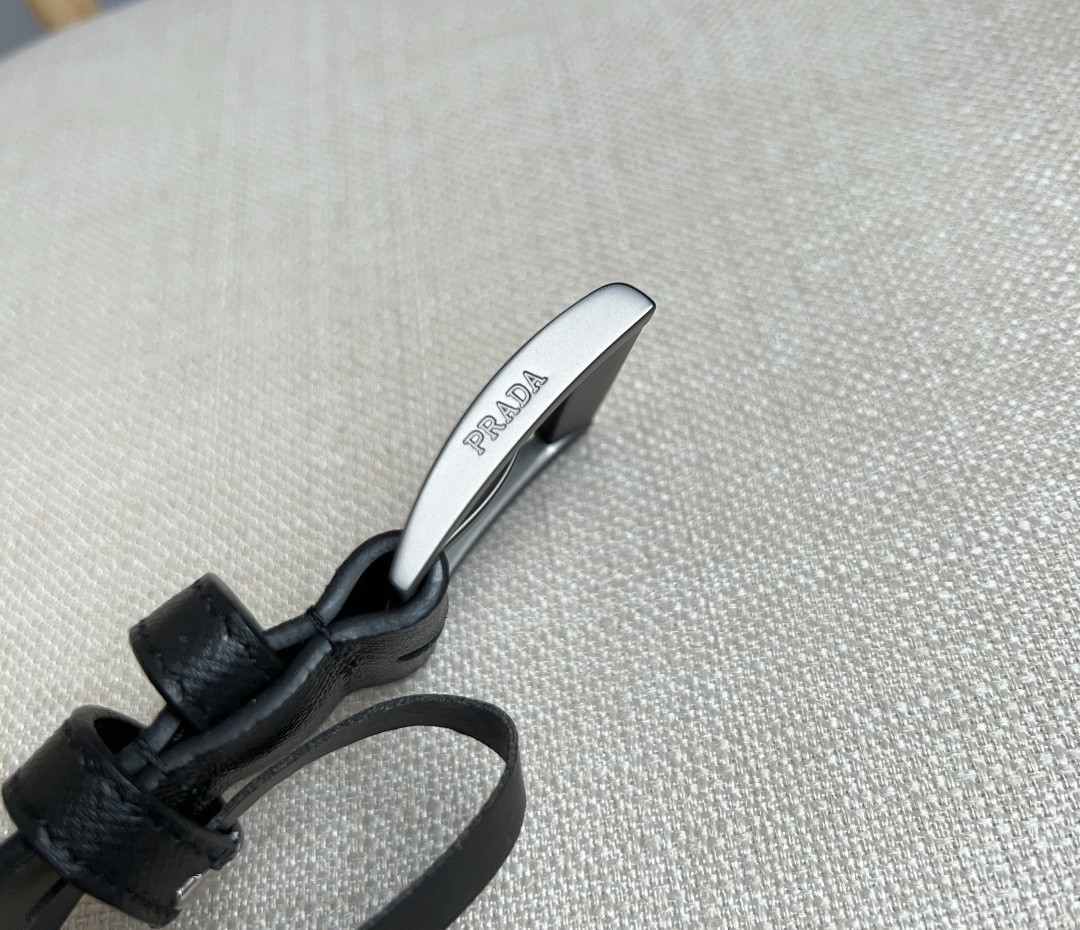 Pra*a triangle logo belt