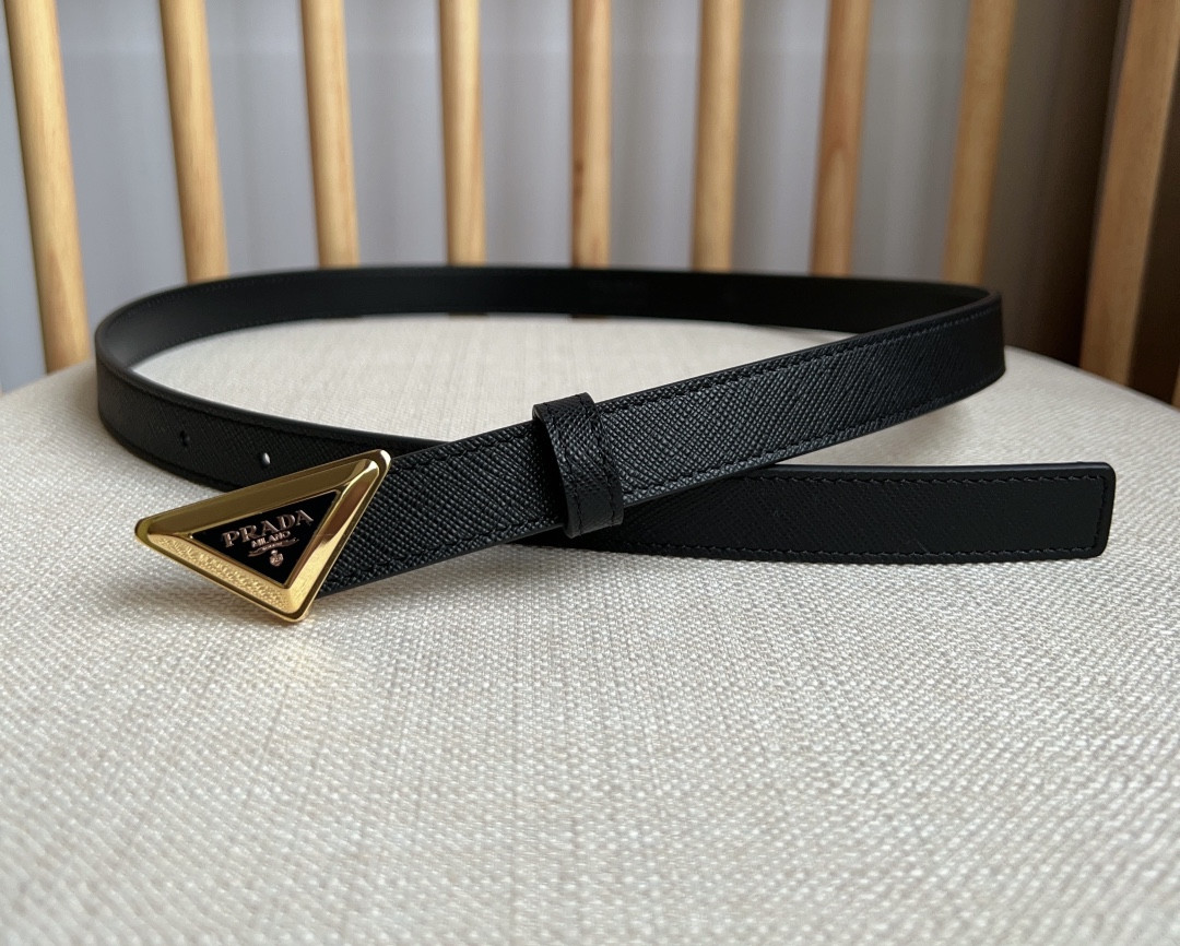 Pra*a triangle logo outline belt