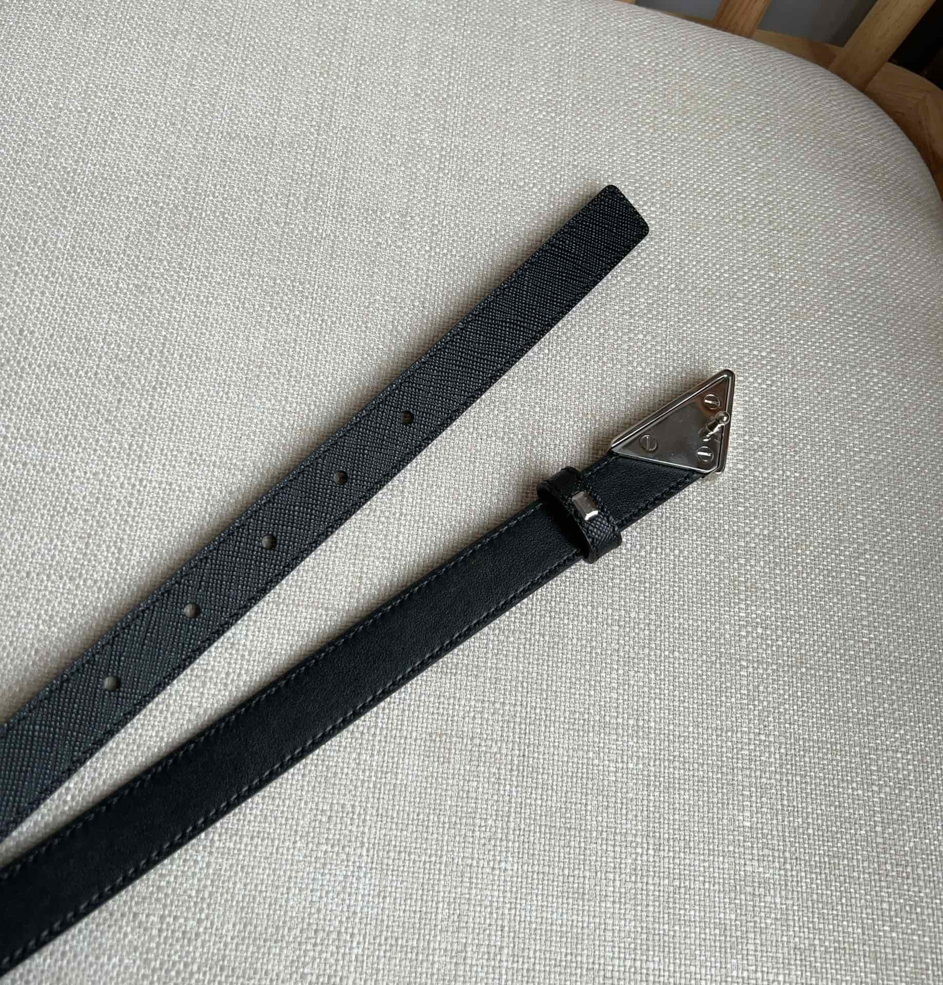 Pra*a triangle logo outline belt