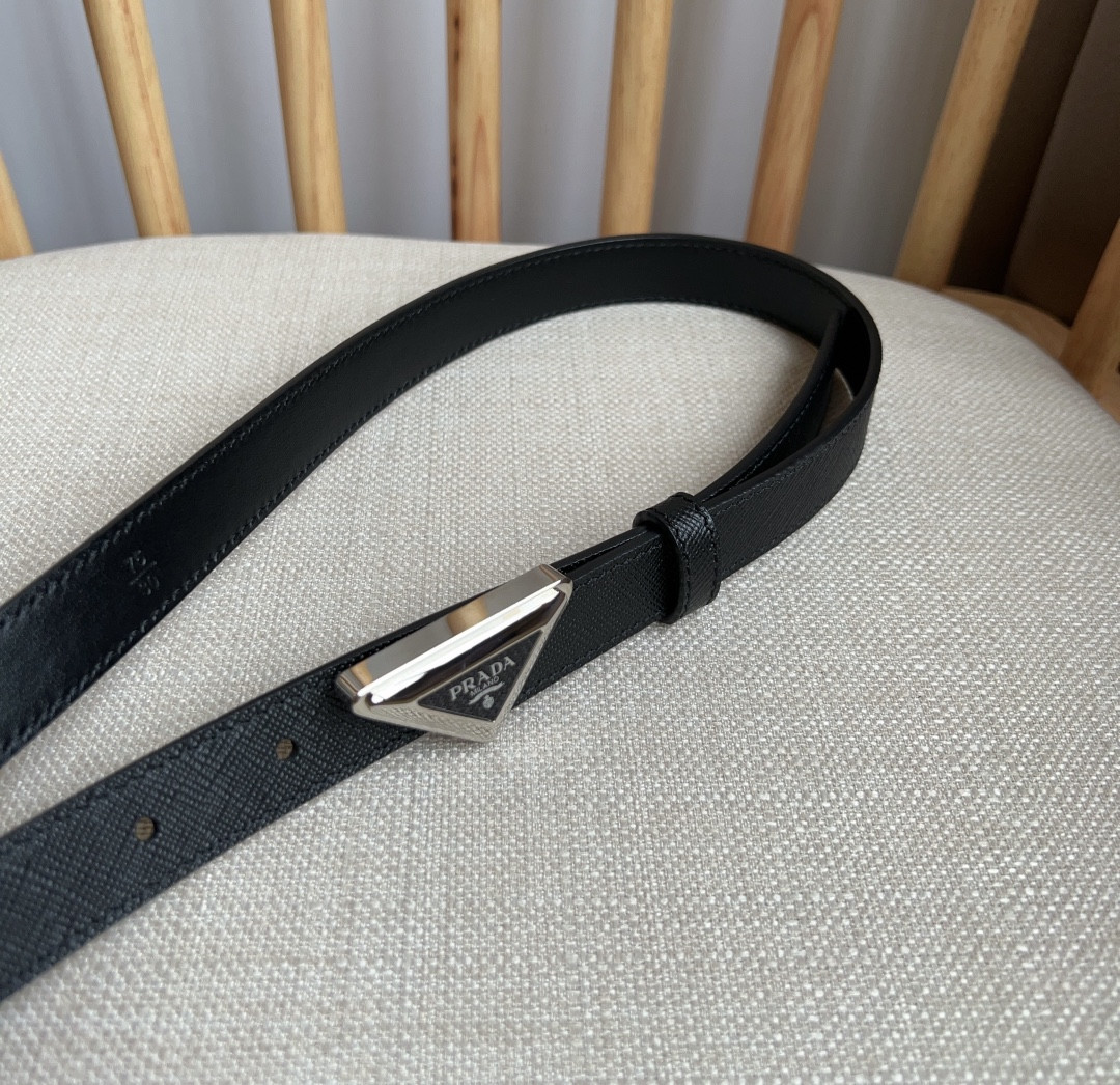 Pra*a triangle logo outline belt