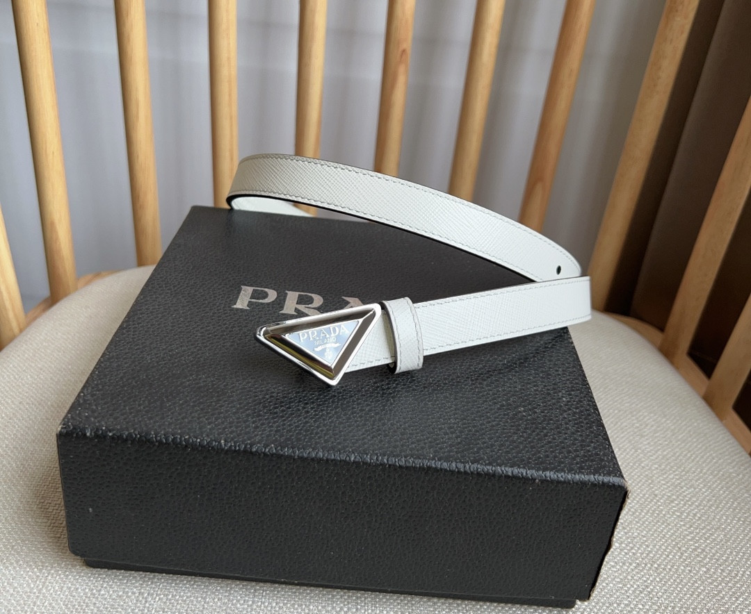 Pra*a triangle logo outline belt