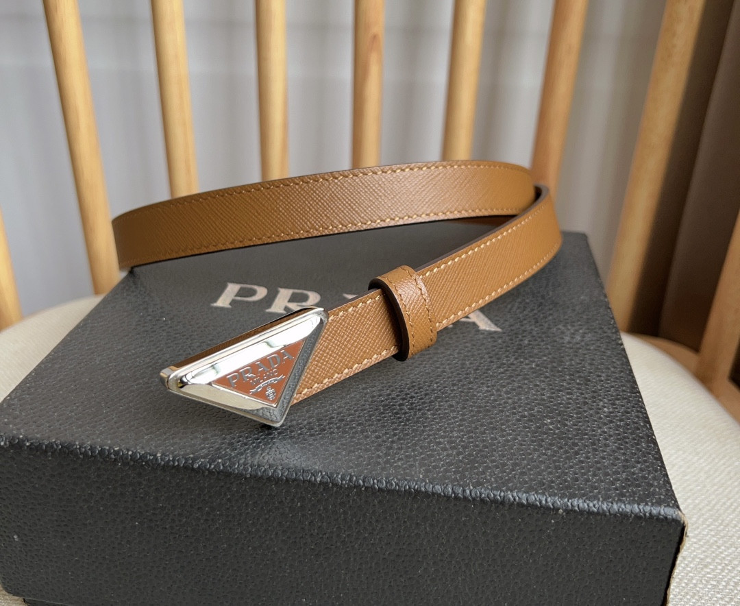 Pra*a triangle logo outline belt