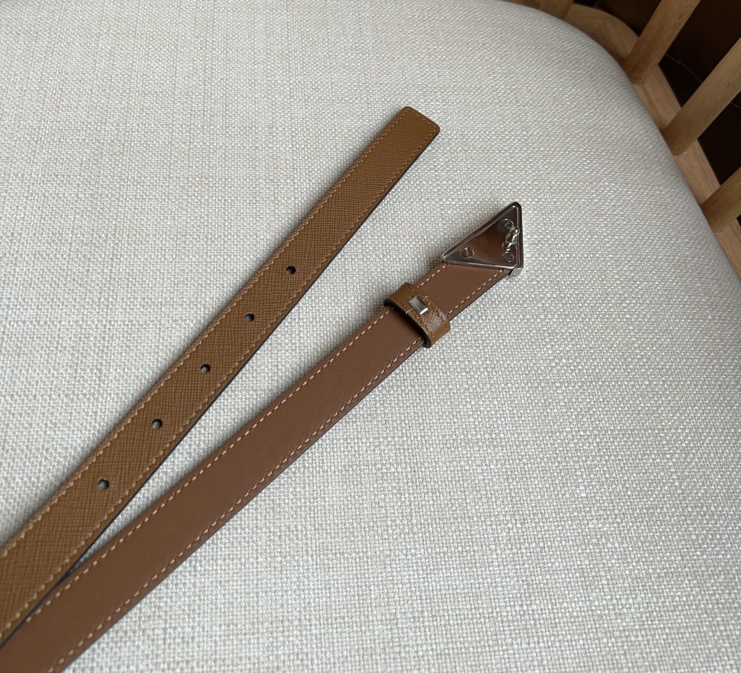 Pra*a triangle logo outline belt