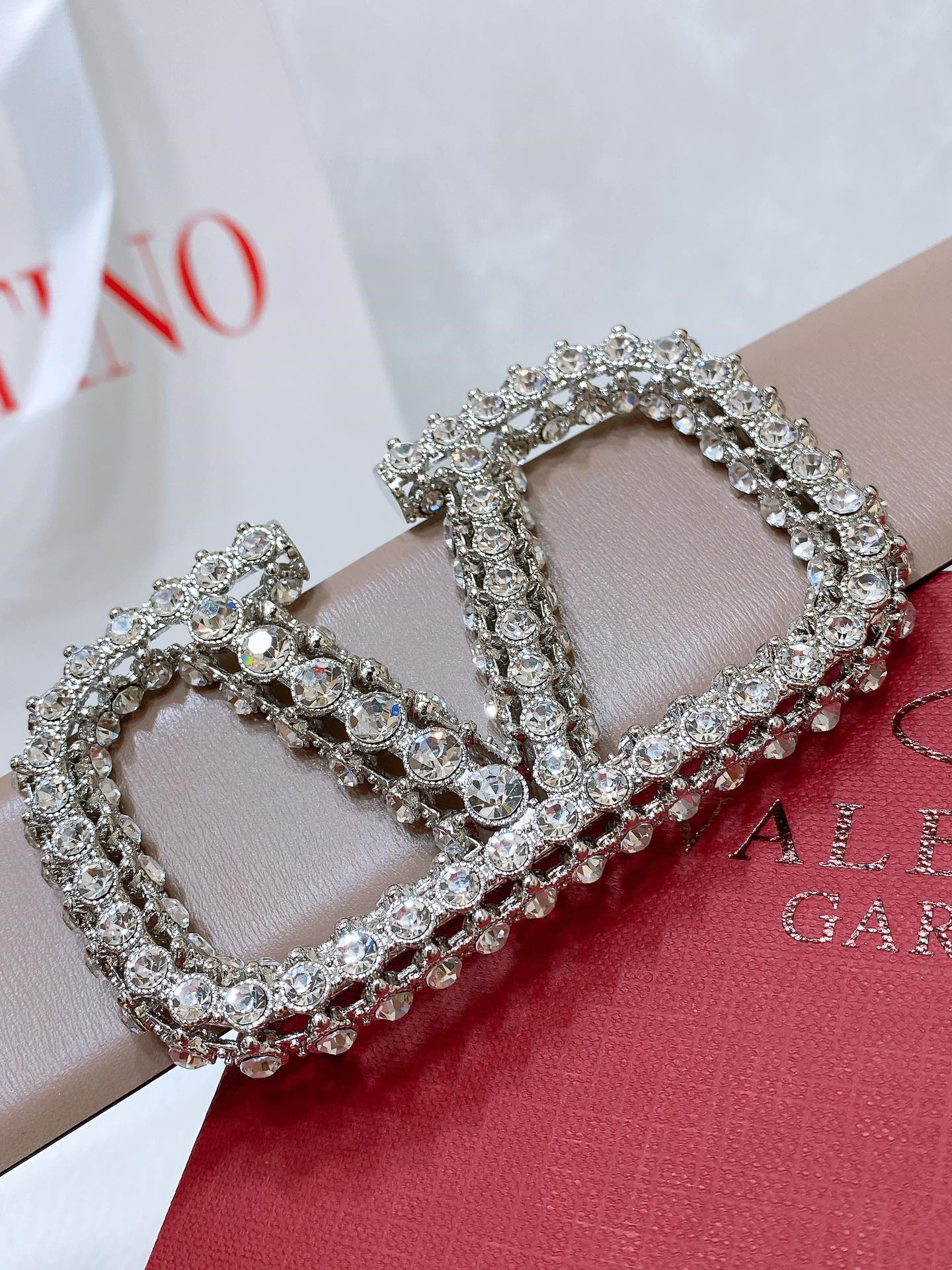 Va1e*ntin0 reversible calfskin belt