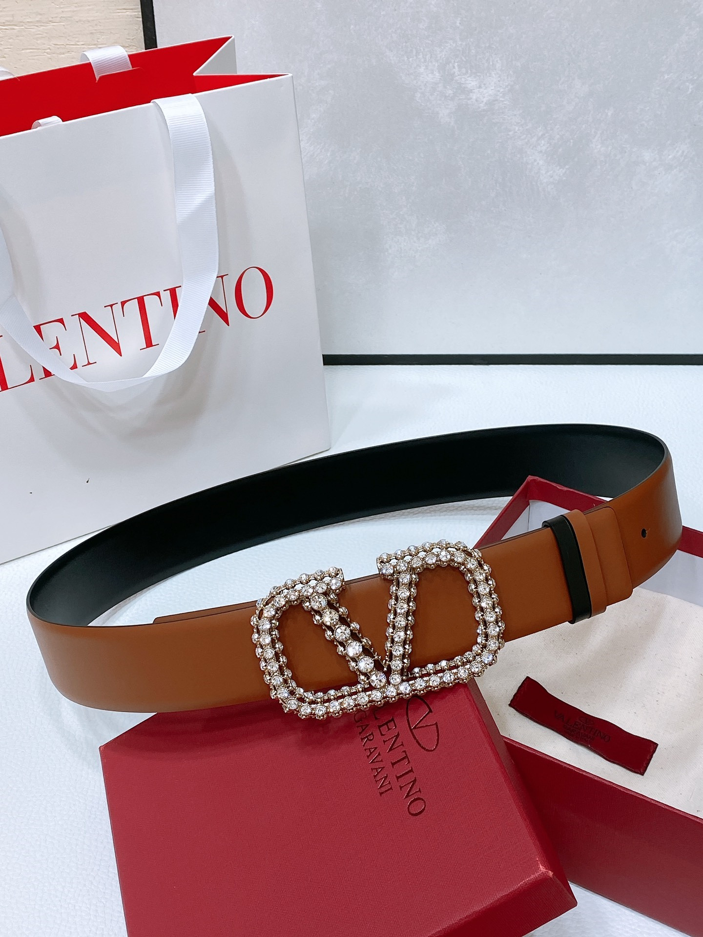 Va1e*ntin0 reversible calfskin belt