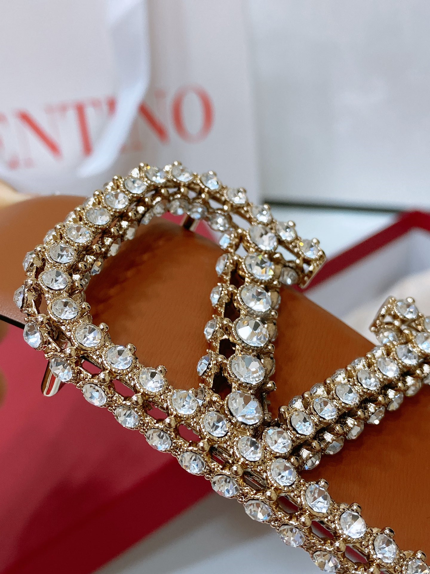 Va1e*ntin0 reversible calfskin belt