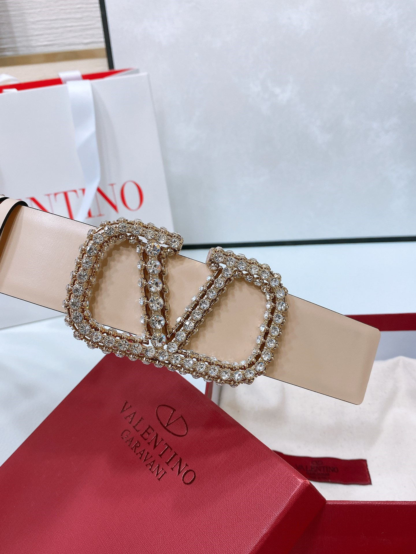 Va1e*ntin0 reversible calfskin belt