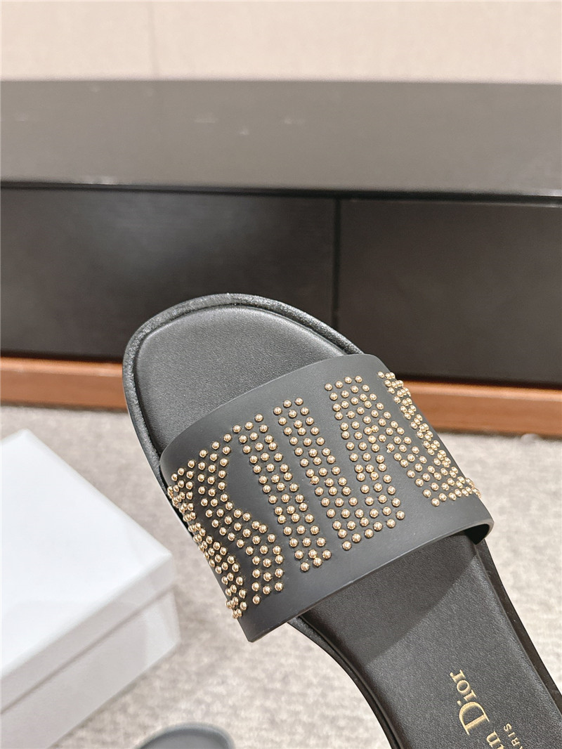 D10r dway slide black calfskin with gold-finish studs