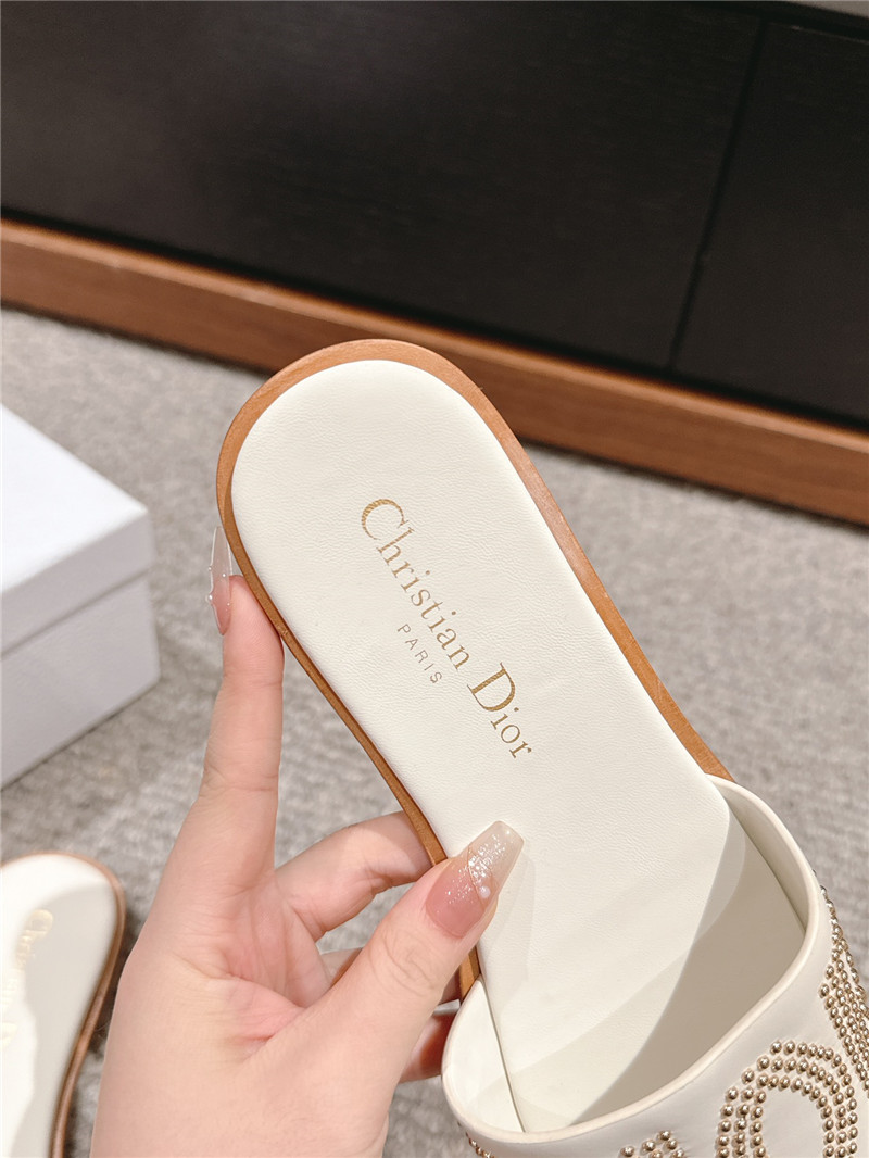 D10r dway slide white calfskin with gold-finish studs