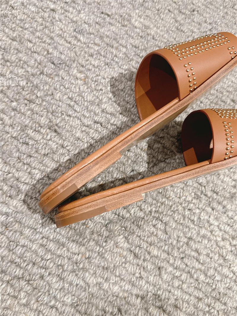 D10r dway slide brown calfskin with gold-finish studs