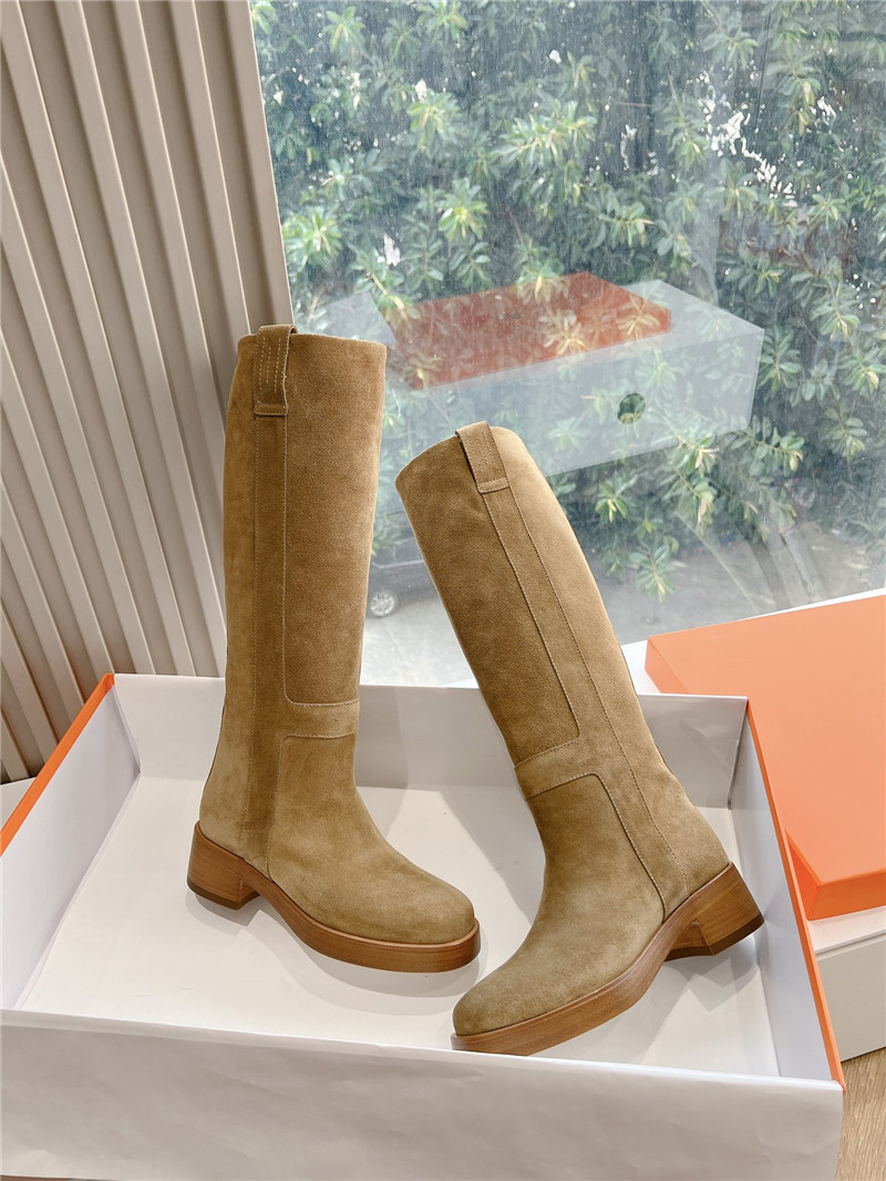 H**me5 beige suede horse boots