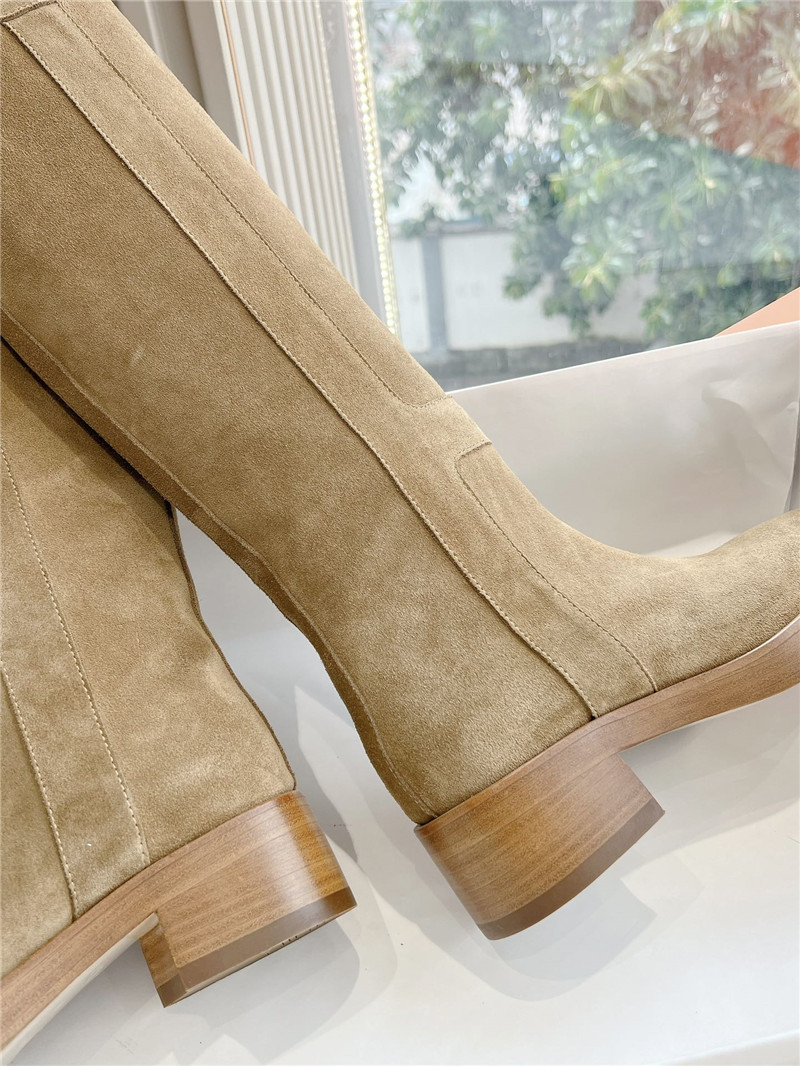 H**me5 beige suede horse boots