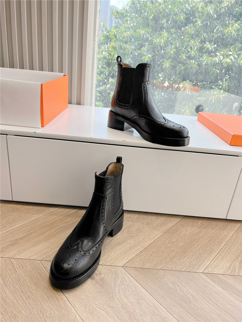 H**me5 ebony chelsea boots