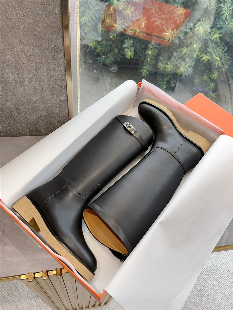 H**me5 faustine boot in black