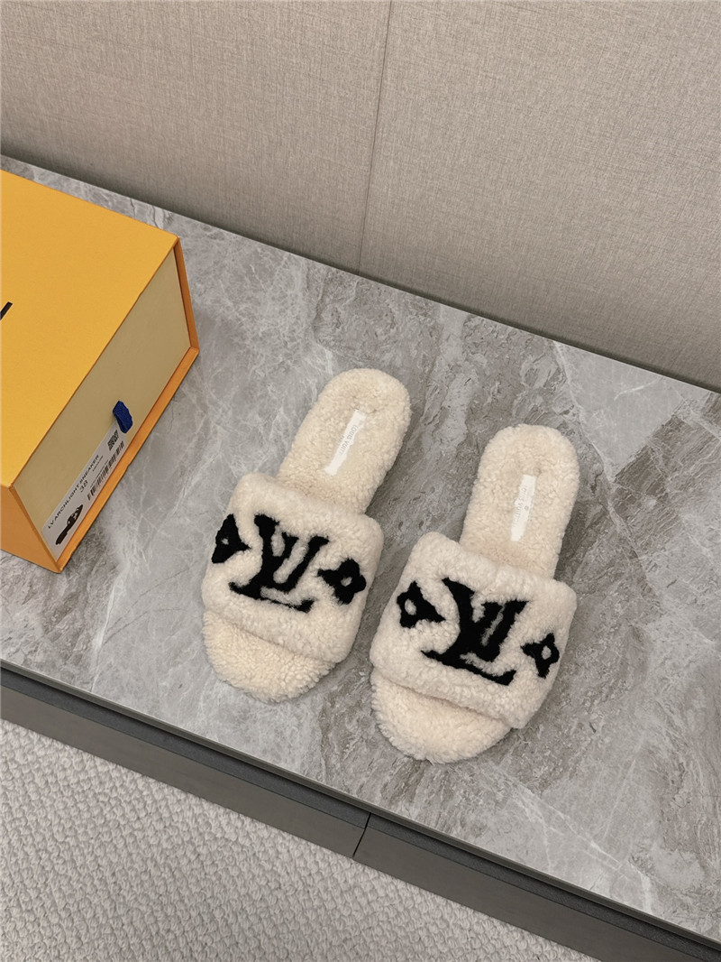 l0vis Vvtt0n paseo shearling comfort mule in white