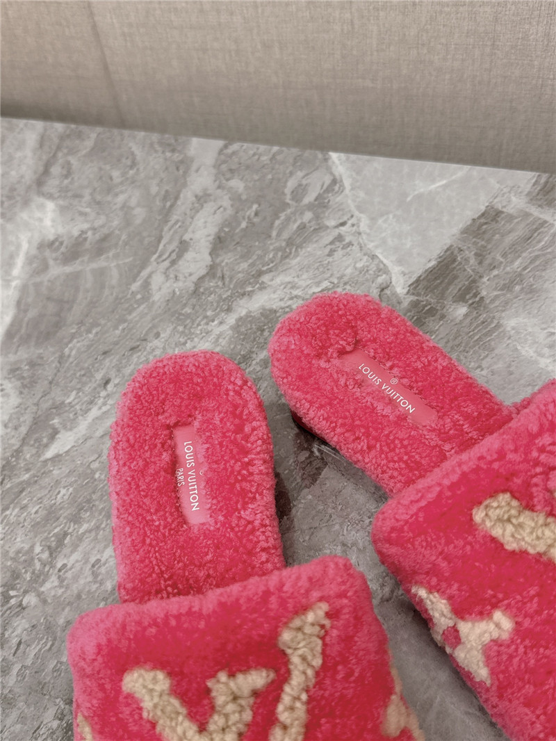 l0vis Vvtt0n paseo shearling comfort mule in pink