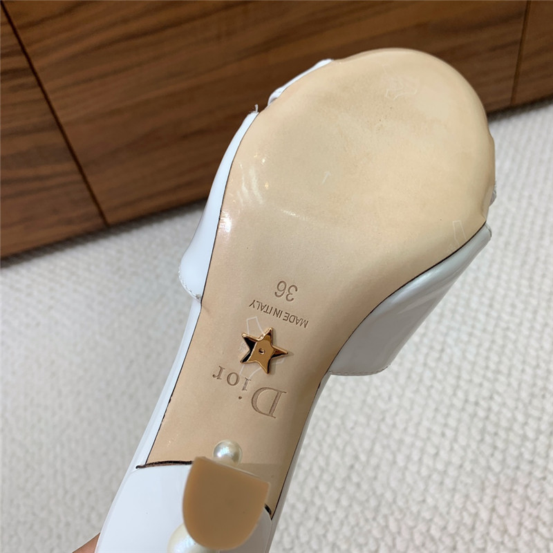 D10r tribales white patent leather heeled slides