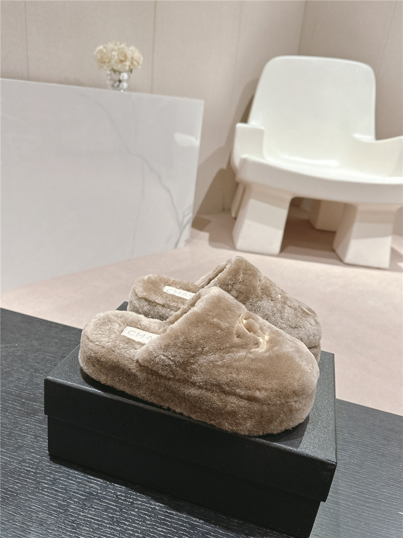 Ch**el embroidered beige fur flat platform mules