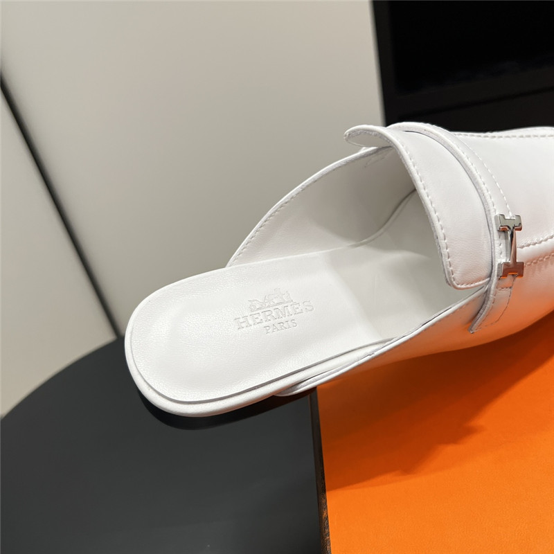 H**me5 buckle groupie mules white goatskin