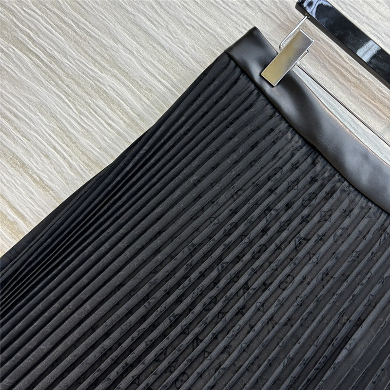 l0vis Vvtt0n lv monogram print pleated long skirt replica clothes