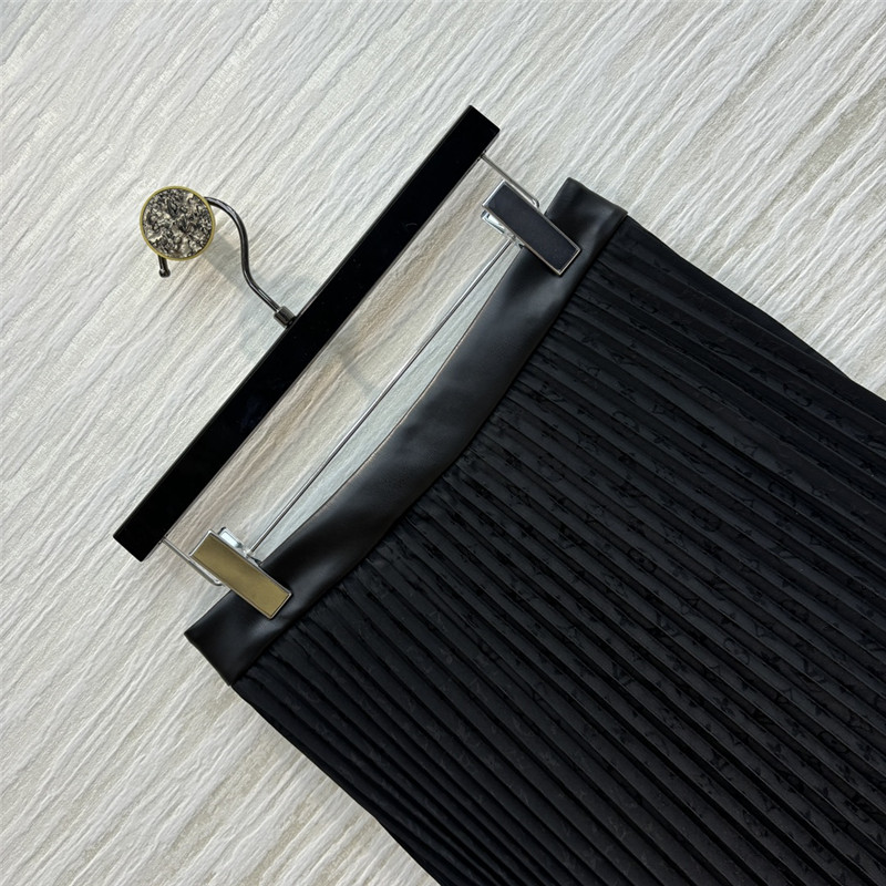 l0vis Vvtt0n lv monogram print pleated long skirt replica clothes