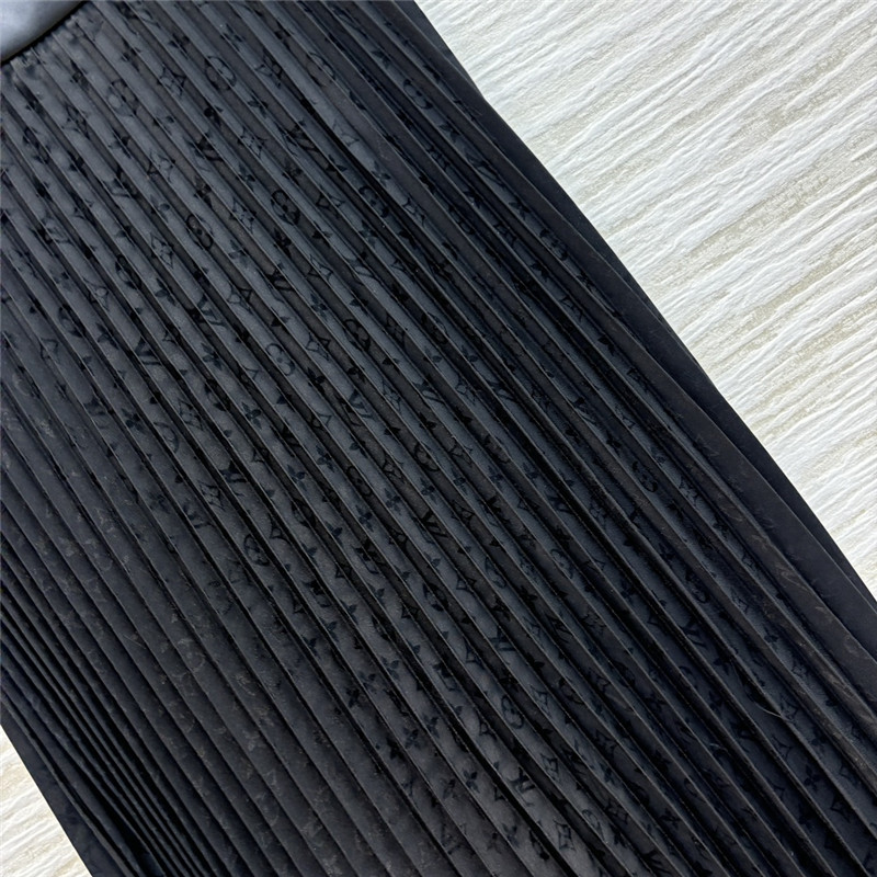 l0vis Vvtt0n lv monogram print pleated long skirt replica clothes