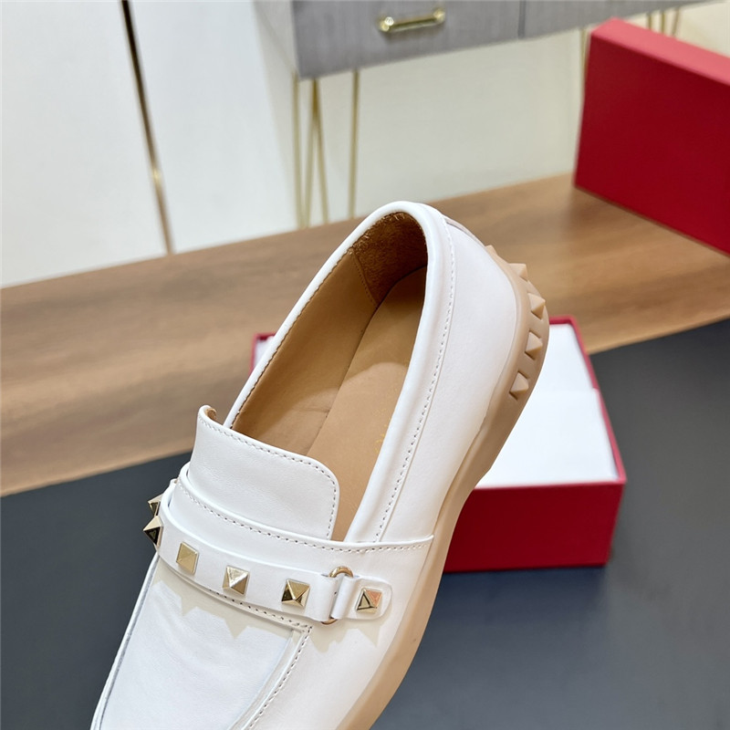 Va1e*ntin0 leisure nappa leather loafer in ivory