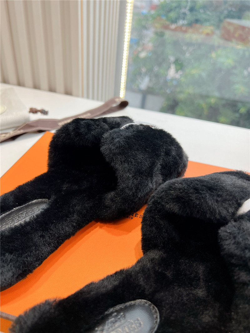 H**me5 shearling h cut-out izmir sandal black