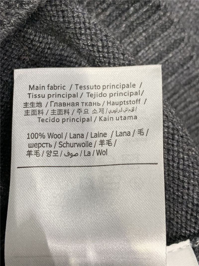 Va1e*ntin0 v-neck cropped knitted cardigan replica d&g clothing