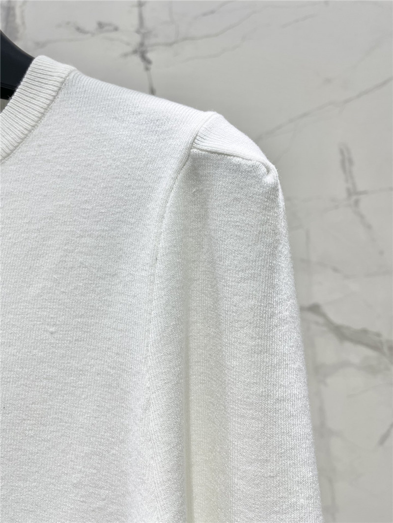 Va1e*ntin0 round neck long sleeve + skirt suit replica d&g clothing