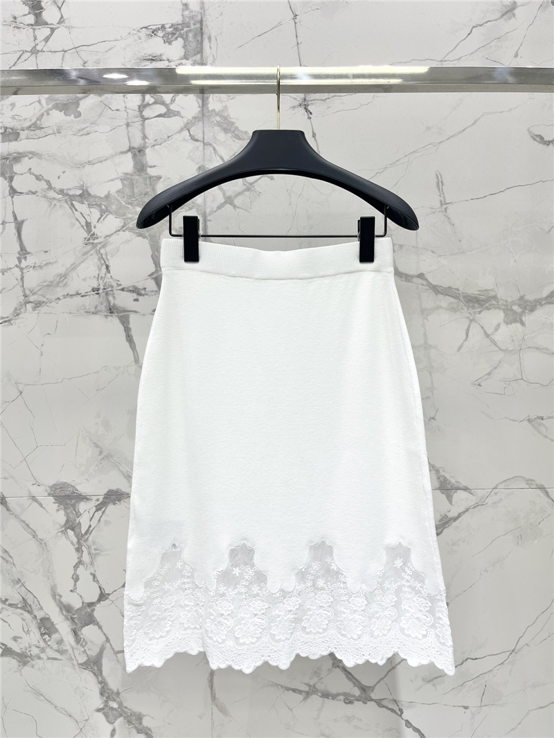 Va1e*ntin0 round neck long sleeve + skirt suit replica d&g clothing