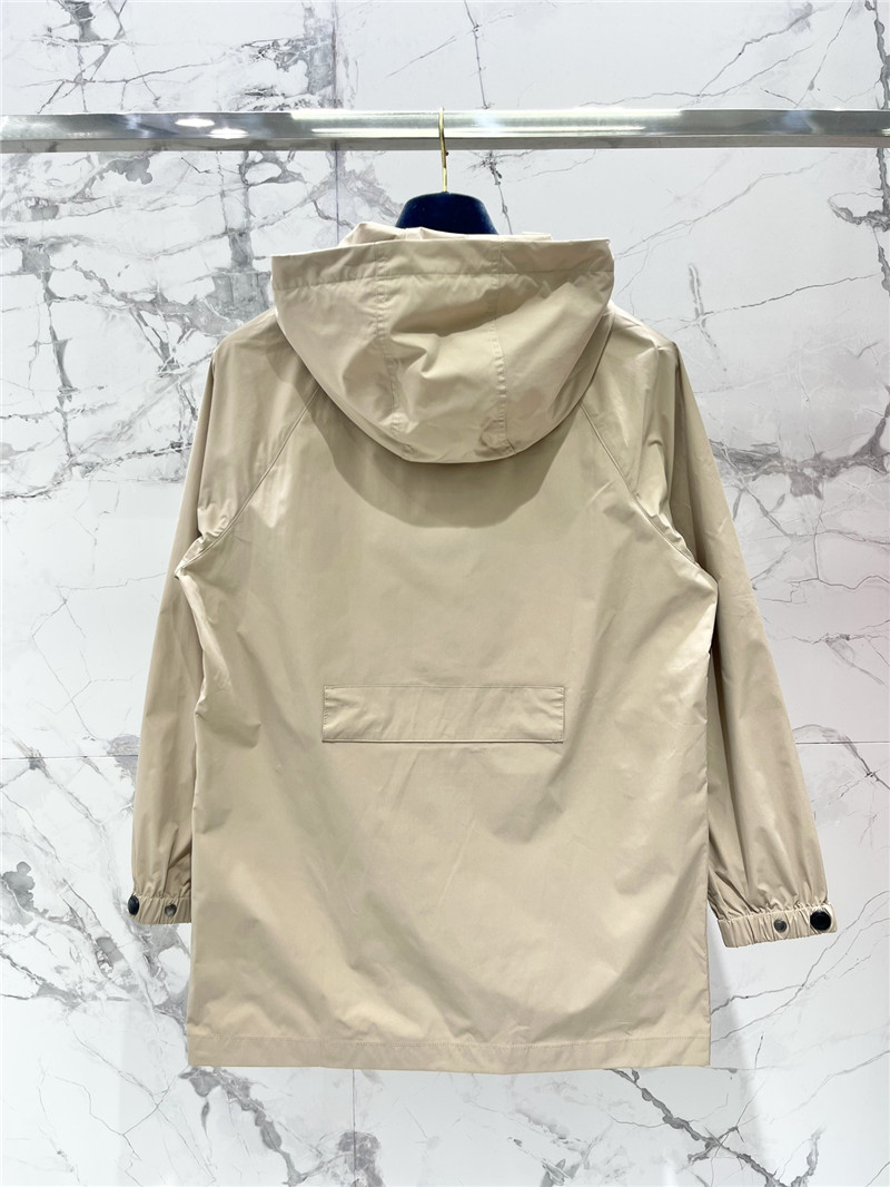 Bv*b*rry outdoor sportswear replica clothes