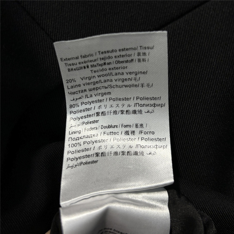 Va1e*ntin0 sleeveless dress replica clothing sites