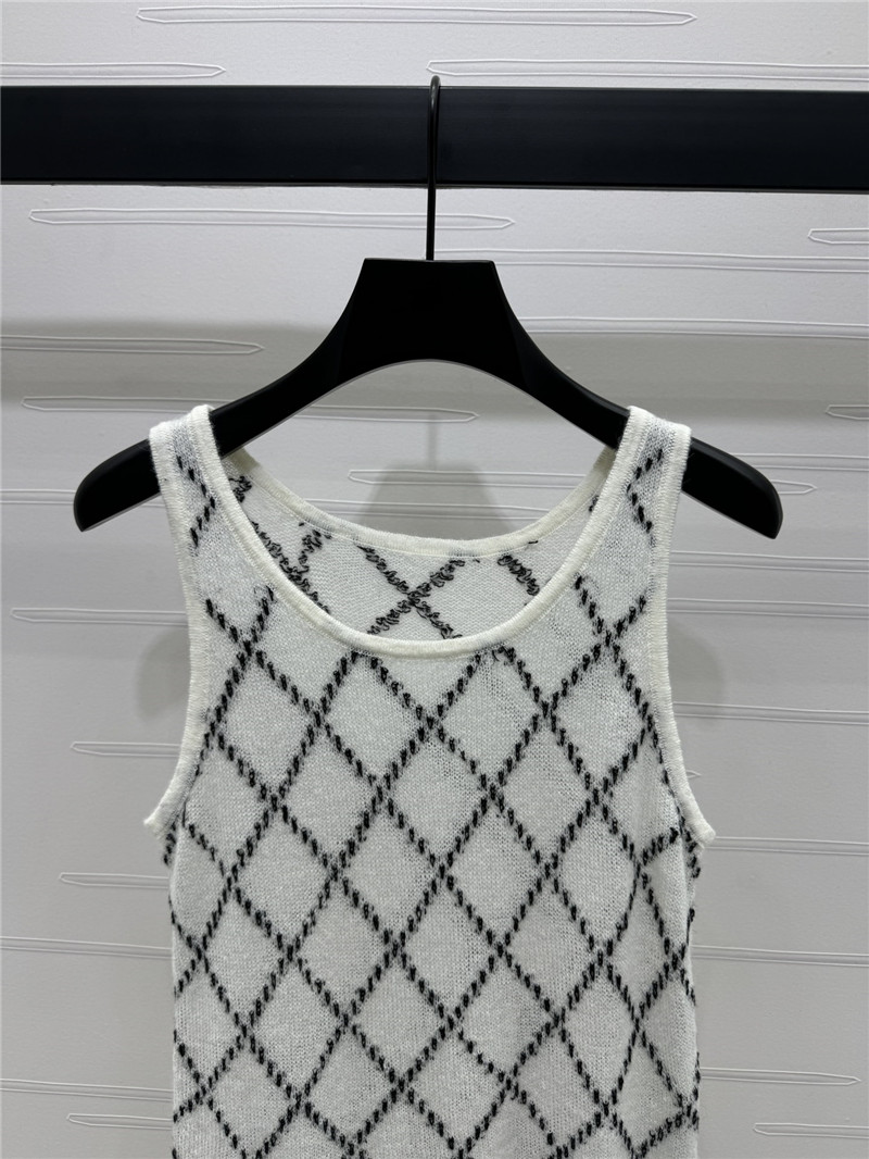 ch**el contrast color cable D1am0nd knit vest replica clothes