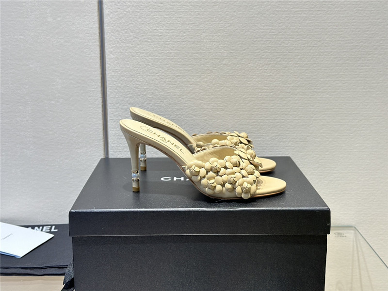 Ch**el camellia heel mules beige leather