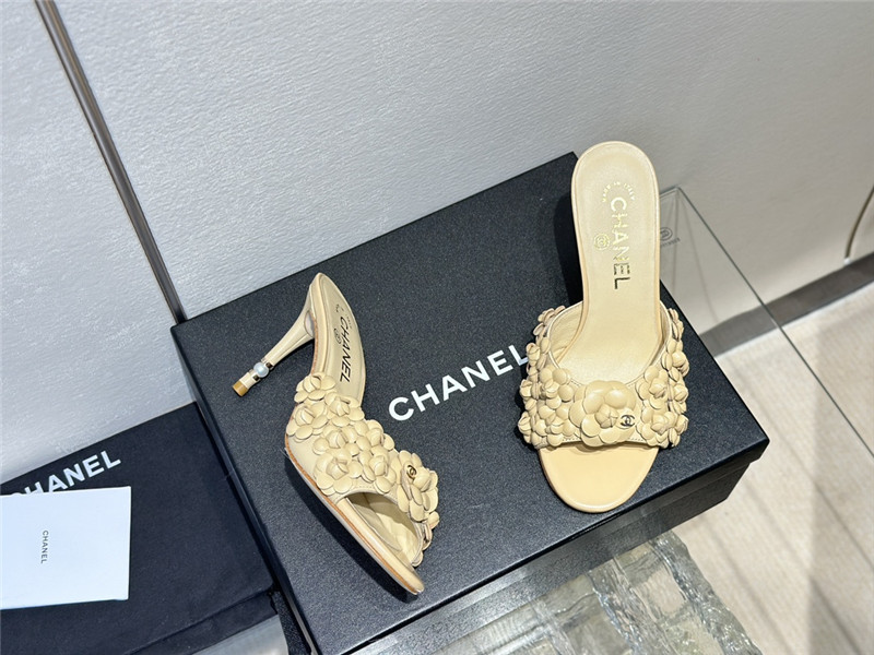 Ch**el camellia heel mules beige leather