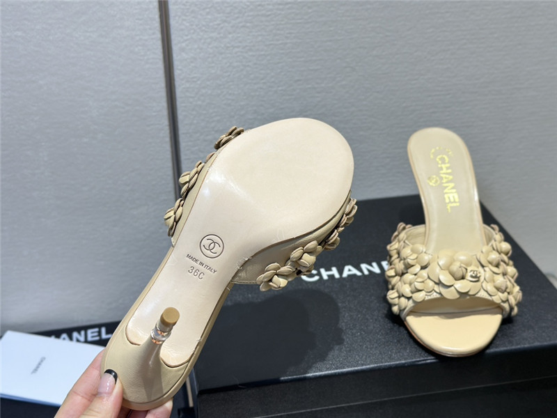 Ch**el camellia heel mules beige leather