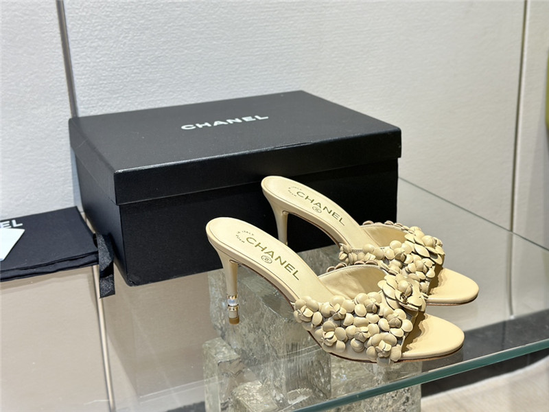 Ch**el camellia heel mules beige leather